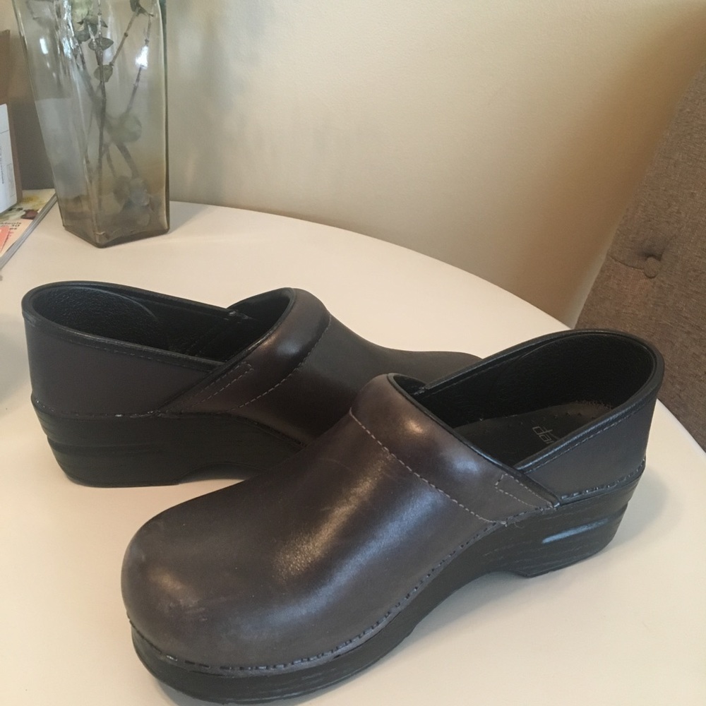 Dansko shoes size 38